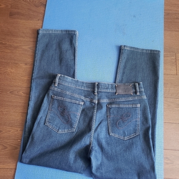 Escada Sports Linda Jeans - Picture 7 of 14
